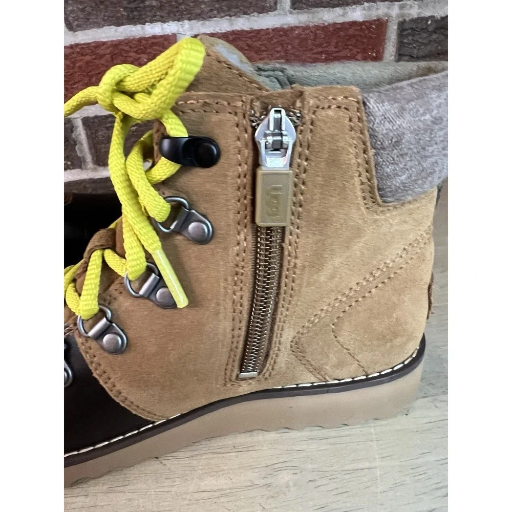 UGG‎ AUSTRALIA HILMAR GRIZZLY LEATHER /SUEDE WATERPROOF BOOTS ( SZ: 4)